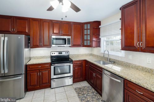 1811 Fitzwatertown Rd, Willow Grove, PA 19090-3901