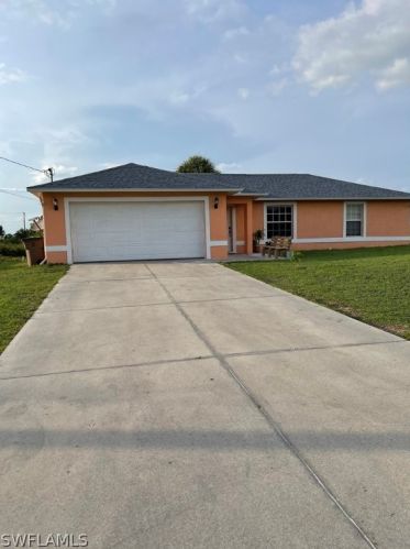 2500 42nd St, Lehigh Acres, FL 33976-4739