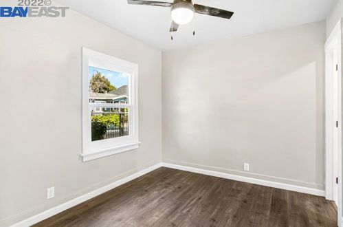 1490 76th Ave, Oakland CA  94621-2709 exterior