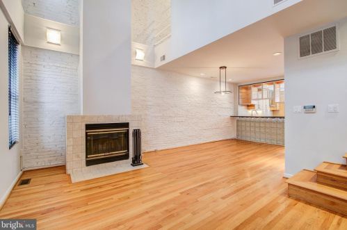 1520 Swann St, Washington DC  20009-3942 exterior