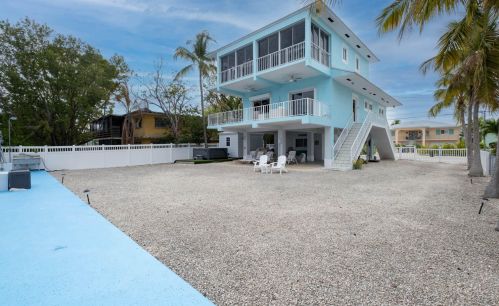 16 Corrine Pl, Key Largo FL 33037-4203 exterior