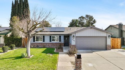 548 Denise Dr, Ripon CA  95366-2808 exterior