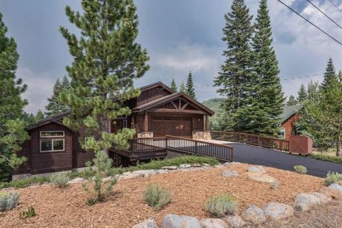 13109 Hillside Dr, Truckee, CA 96161-6333