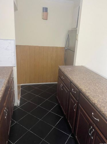 943 Lakeville Rd, New Hyde Park NY  11040-3008 exterior