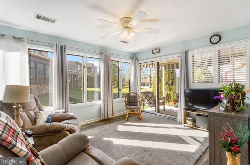 434 Deerfield Dr, Hanover PA  17331-5203 exterior