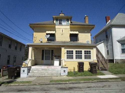 519 Robinson Pl, Hermitage, PA 16146-2500