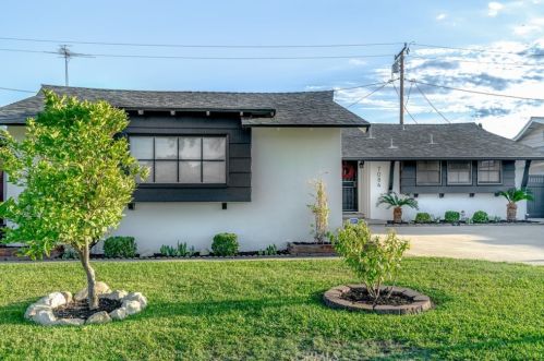 7084 Santa Ana Cir, Buena Park, CA 90620-3107