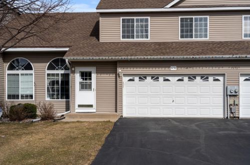 7290 Savanna Ct, Lino Lakes, MN 55014-1199