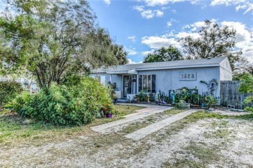 1053 Olive St, Cocoa, FL 32922-6241