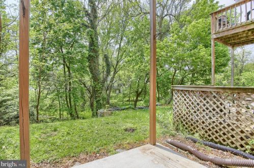 56 Ashford Dr, West Enola PA  17025-2320 exterior