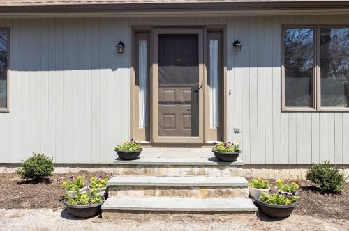3785 Vanston Rd, Nassau Point, NY 11935-1618