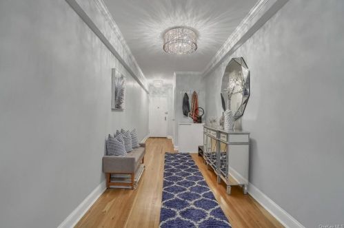 12 Westchester Ave, White Plains, NY 10601-3530