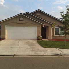 5575 Truman Ave, Fresno, CA 93727-6347