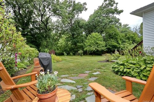 171 Edgewood Dr, Orangeburg, NY 10962-1611