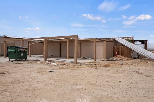 5041 Avenue, Lancaster CA  93534-7428 exterior