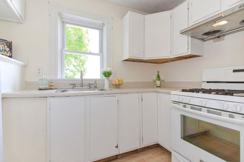 315 Indiana Ave, Providence, RI 02905-2822