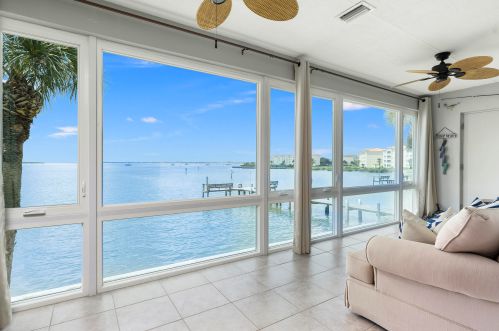 1153 Bayshore Dr, Fort Pierce, FL 34949-3045