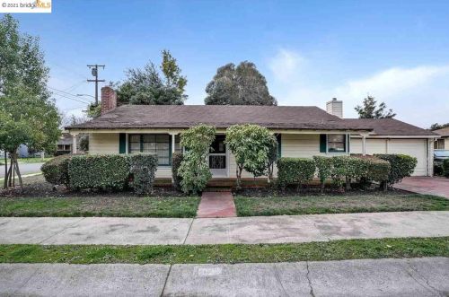 133 Pershing Dr, San Leandro, CA 94577-1632