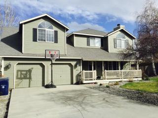 611 Chinook Dr, Wenatchee, WA 98801-6235