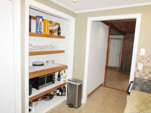 132 Turnbull Rd, New Hartford CT  06057-4136 exterior