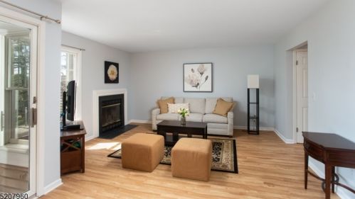 2 Stone Edge Rd, Bedminster NJ  07921-1657 exterior