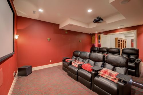 1410 Bristlecone Dr, Chenequa WI  53029-8653 exterior