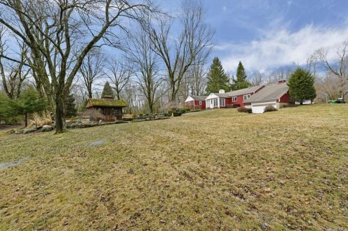 627 Haverstraw Rd, Airmont, NY 10901-2905
