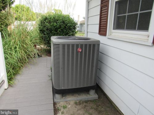 12007 Laurel Rd, Laurel DE  19956-3538 exterior