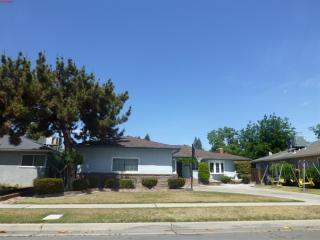 3217 Richert Ave, Fresno, CA 93726-3417