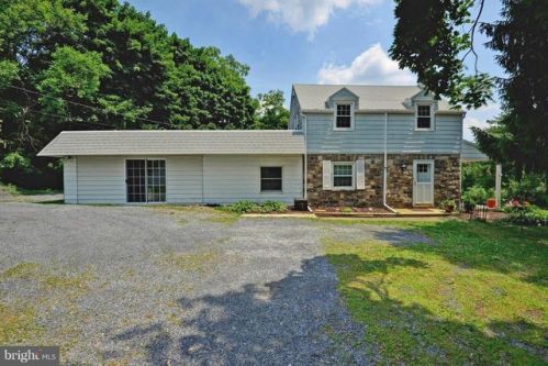 7707 Jonestown Rd, Harrisburg, PA 17112-9723