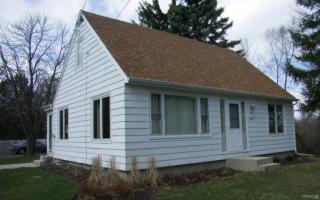 9045 76th St, Hales Corners, WI 53132-9785