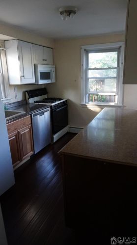 377 William St, Piscataway NJ 08854-6057 exterior