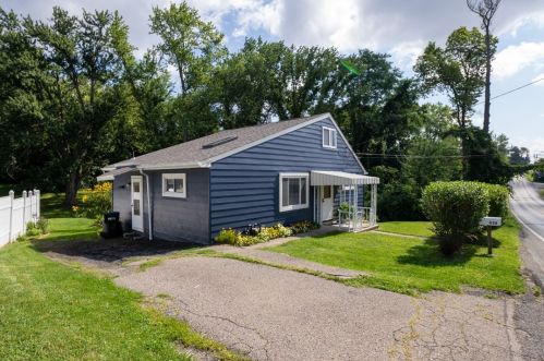 436 Moon Clinton Rd, Moon Twp, PA 15108-3824