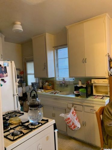 730 Chevy Chase Dr, Glendale CA 91205-3018 exterior