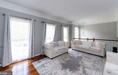 8004 Samuel Wallis St, Lorton VA  22079-2348 exterior