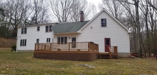 17 Stonehill Dr, Deep River, CT 06419-1158