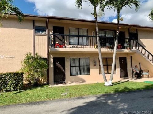 2555 67th Pl, Hialeah, FL 33016-2810
