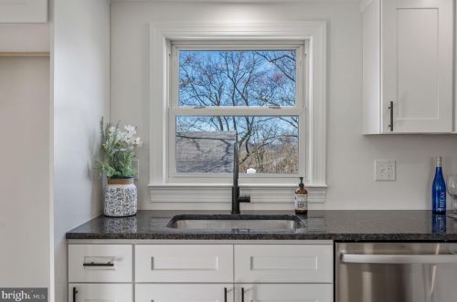 1693 Farmington Ave, Pottstown, PA 19464-1345