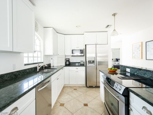 1015 Sand Castle Rd, Sanibel FL  33957-3614 exterior