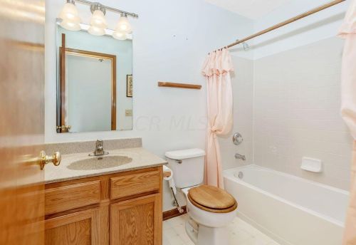 7991 Windsome Ct, Blacklick OH  43004-8104 exterior