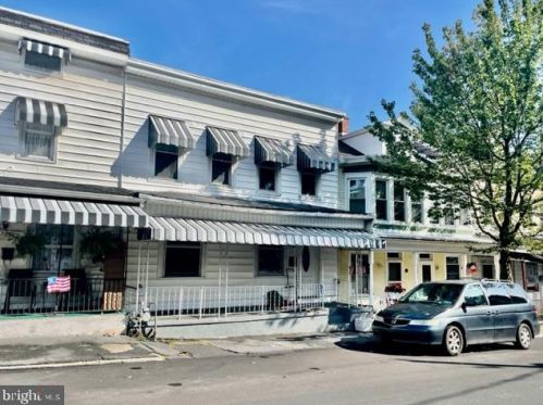 729 Walnut St, Ashland, PA 17921-1836