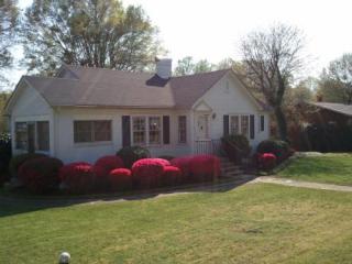 327 Herman St, Newton, NC 28658-2512