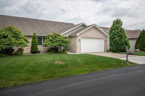 672 Chesapeake Ct, Hermitage, PA 16148-3796