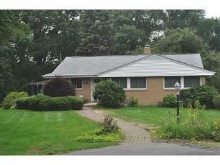 304 Kaolin Dr, Saxonburg PA  16056-9566 exterior