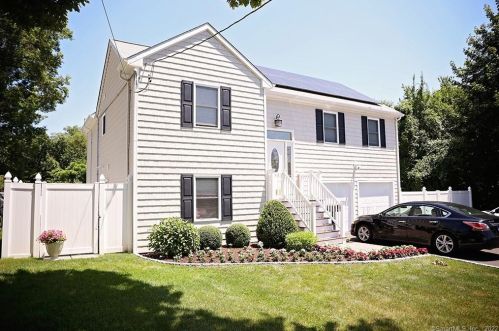 2380 Broadbridge Ave, Stratford, CT 06614-3844