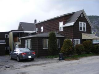 89 Cushing St, Berlin, NH 03570-4003