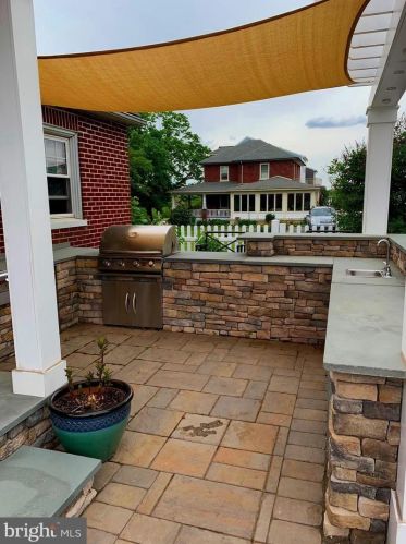 463 School Ln, Harleysville PA  19438-1714 exterior