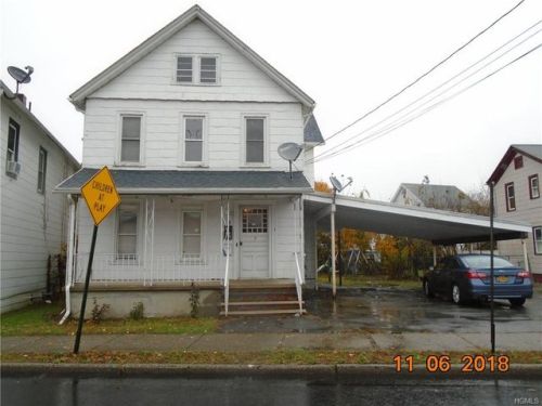 9 Prince St, Middletown NY  10940-3907 exterior
