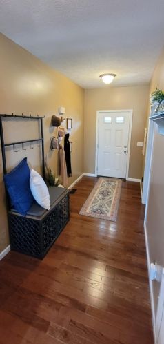 373 Puleo Dr, London, OH 43140-8444