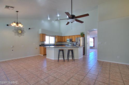 6891 Tombstone Way, Tucson AZ 85743-1058 exterior